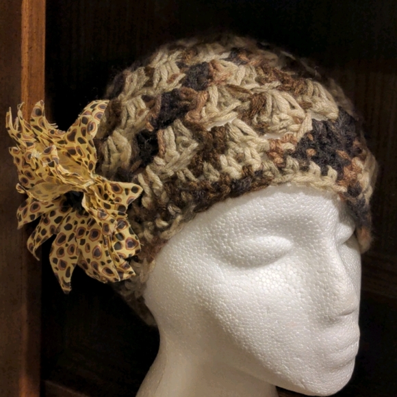 NEW "THE SUZANNE" HANDMADE PONCHO/HAT - Picture 5 of 5